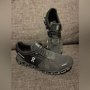 BRAND NEW: ON Cloud 5, Men’s sneakers